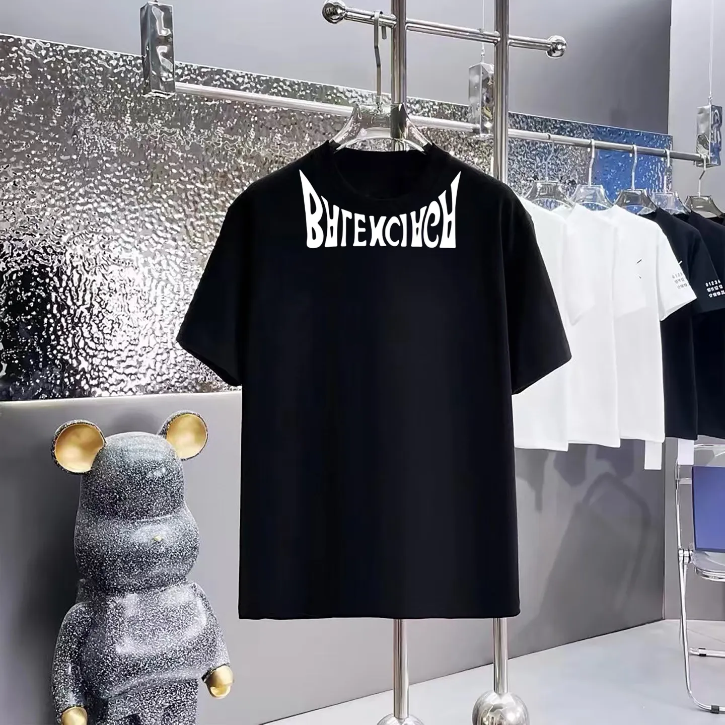 ￼ ￼ Balenciaga T 1:1 300 1×1 Same Style logo OS 200 ：Black，White， ，Red， Gray Size：XS-L